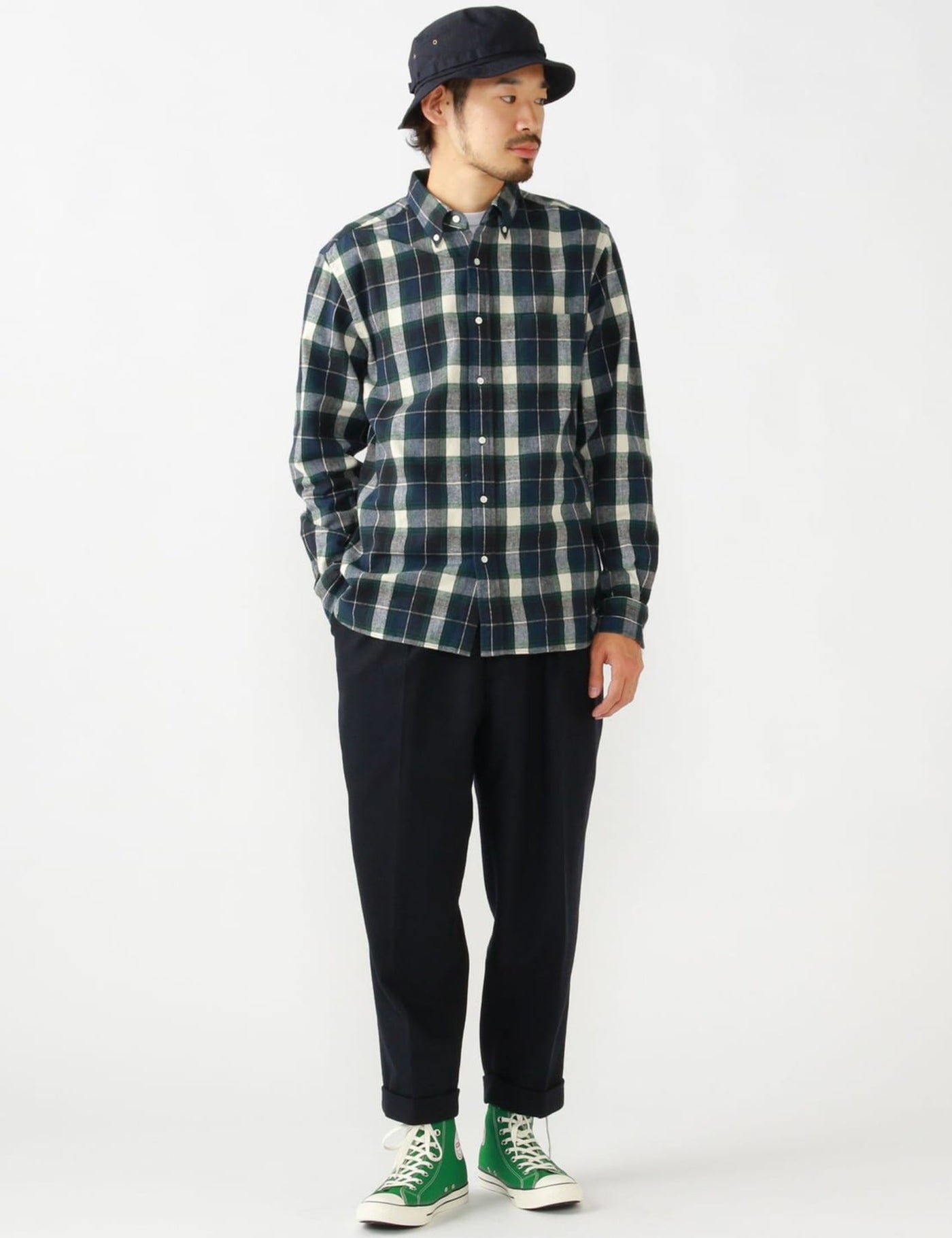Beams Plus 2 Pleats Tapered Flannel - Navy Blue | Article.