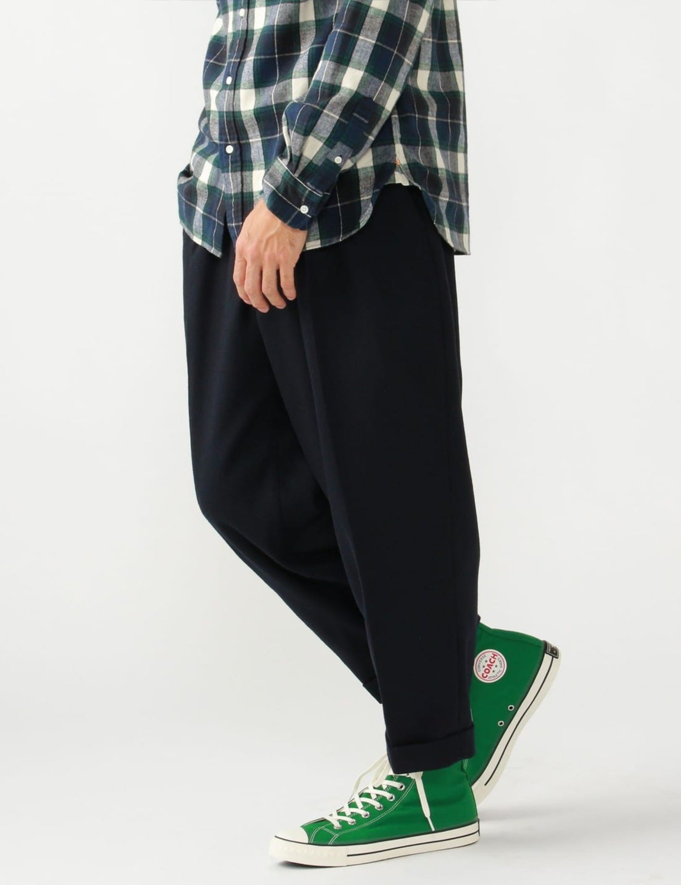 Beams Plus 2 Pleats Tapered Flannel - Navy Blue | Article.