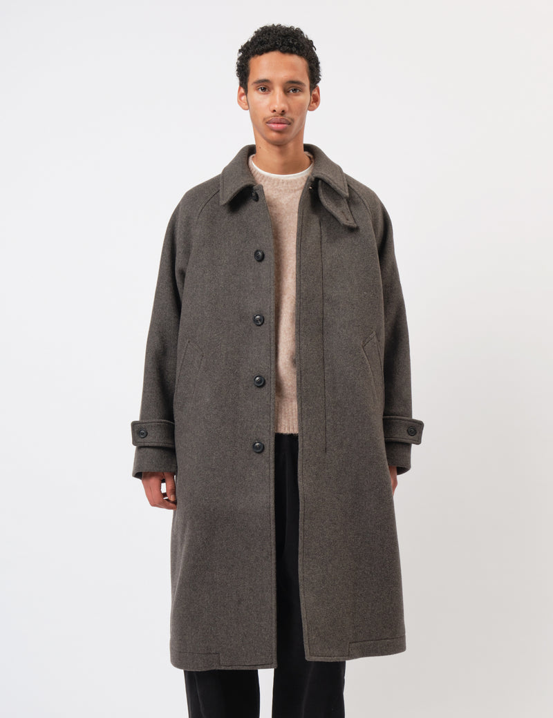 Coor Balmacaan Coat (Cashmere-Blend) - Dark Soil Grey