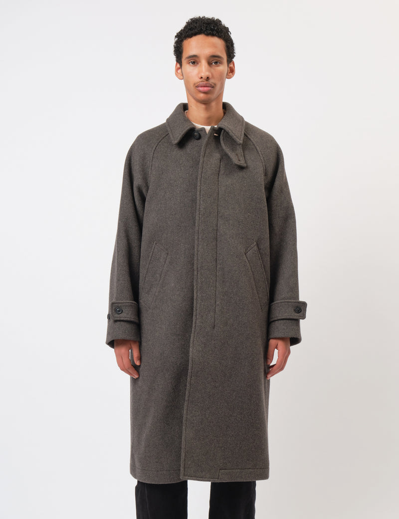 Coor Balmacaan Coat (Cashmere-Blend) - Dark Soil Grey
