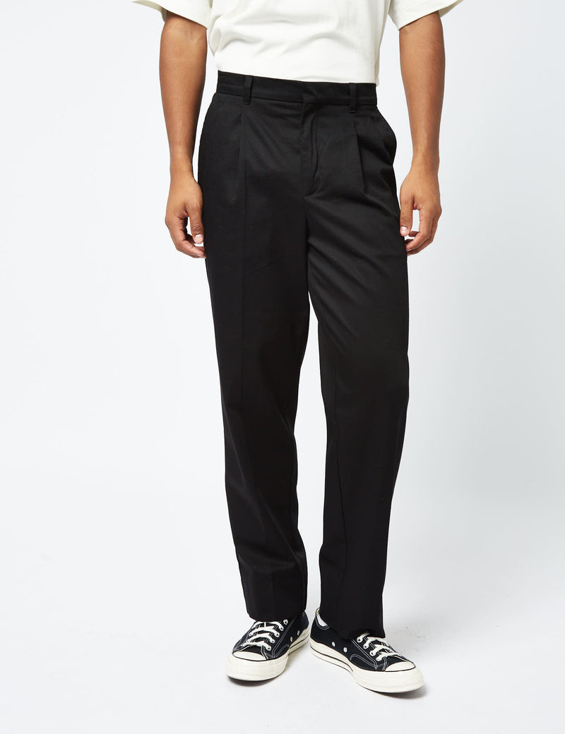 Norse Projects Christopher Gabardine Pleated Trousers (Relaxed) - Black