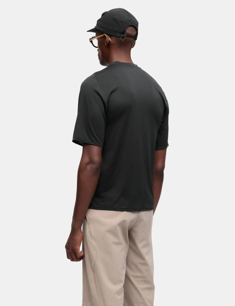 Portal Lateral Peak T-Shirt - Black Beauty