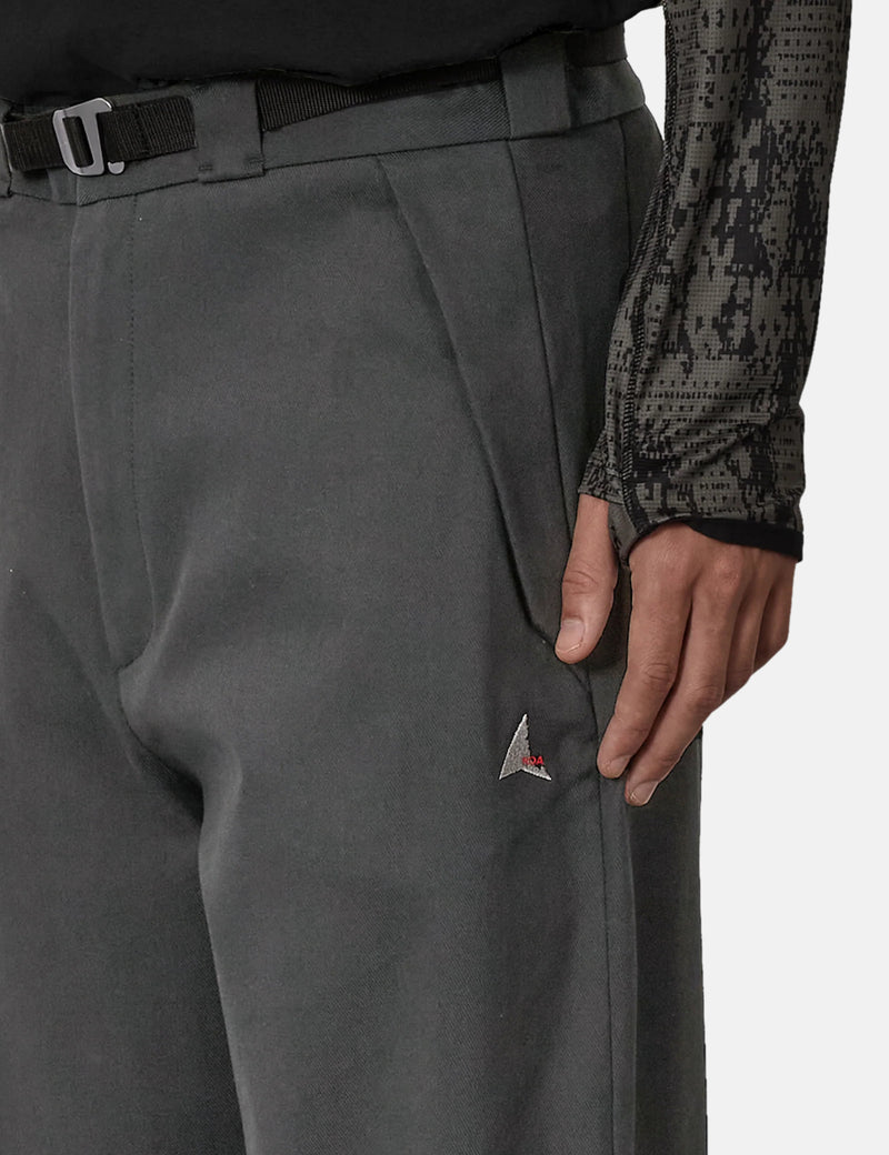 ROA Buckle Chino Pant - Anthracite Grey