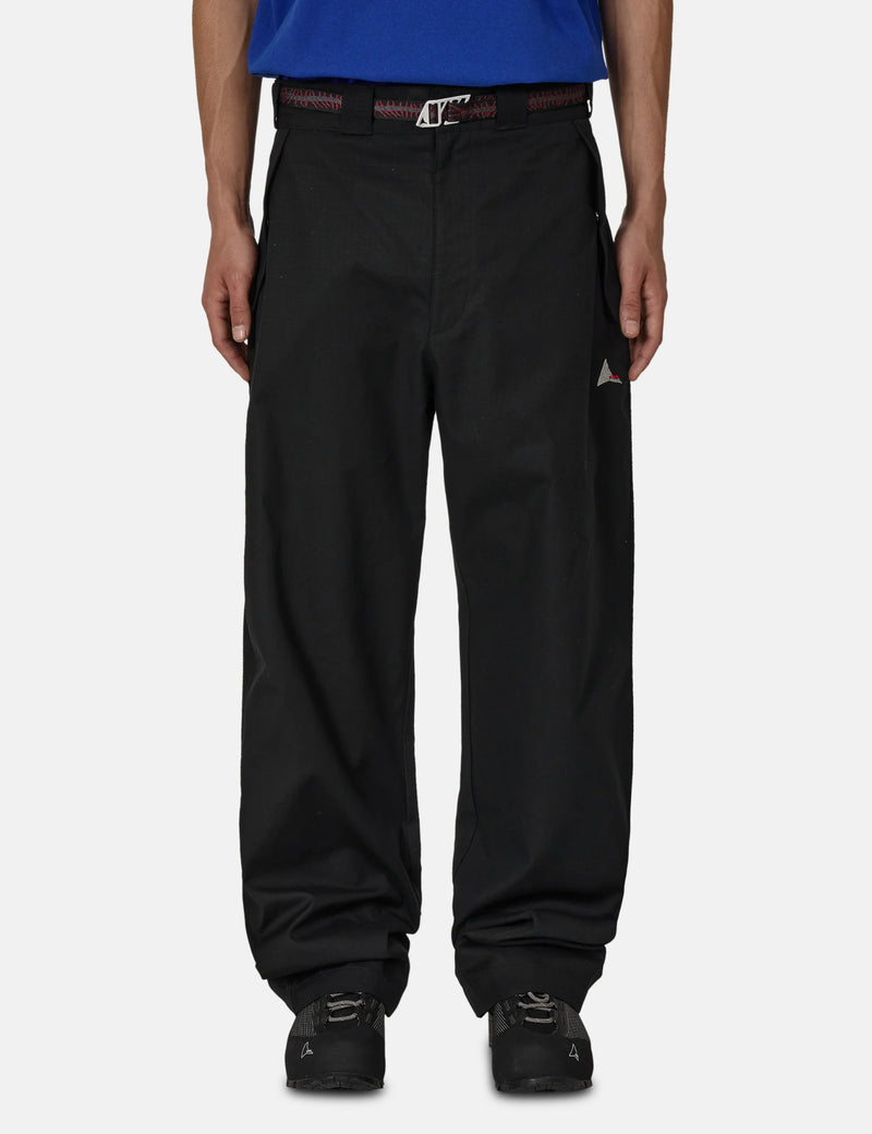 ROA Centipede Buckle Chino Pant - Black | Article.