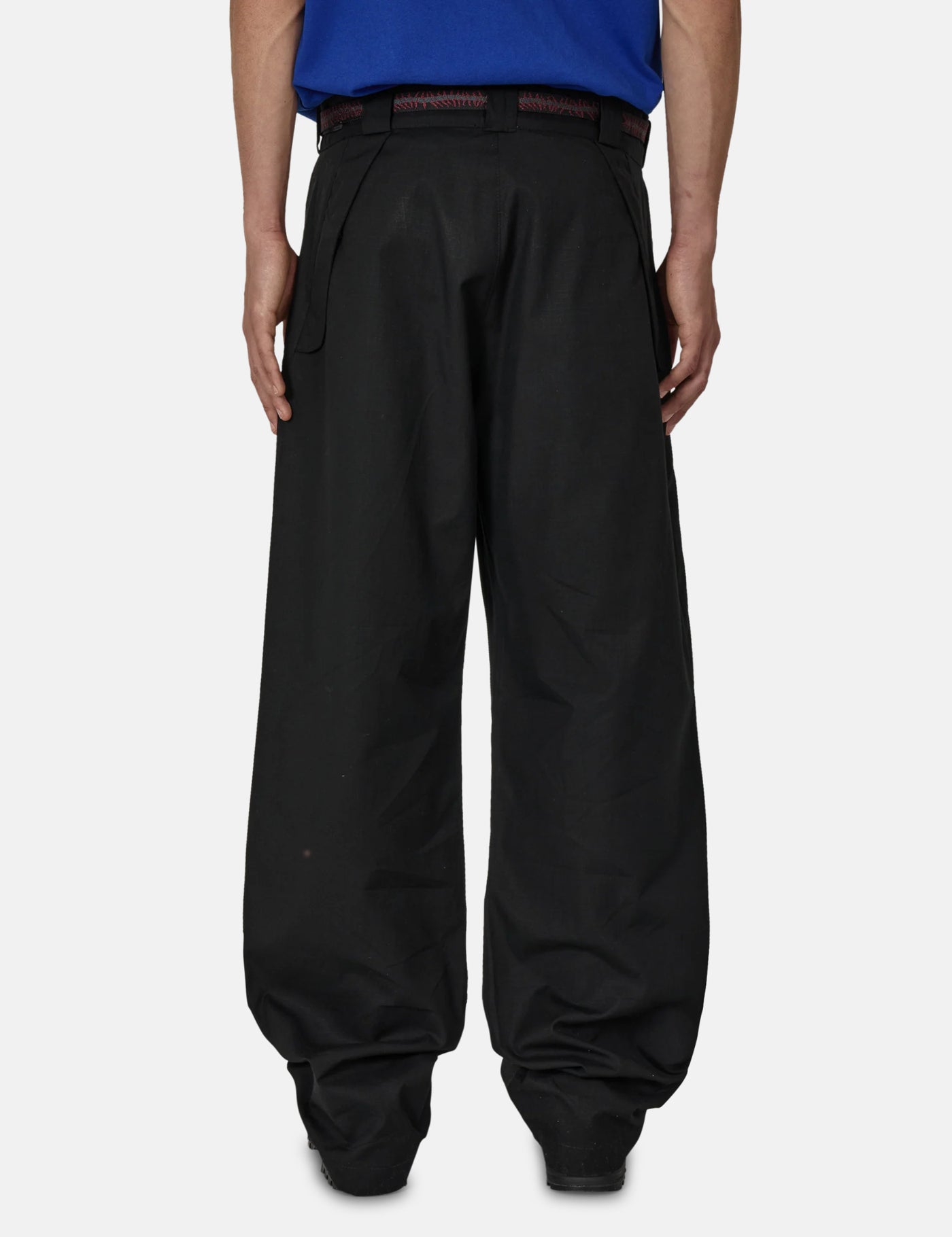 ROA Centipede Buckle Chino Pant - Black | Article.