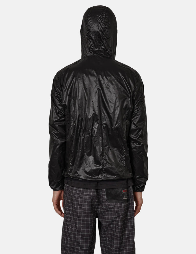 ROA Hue Packable Wind Jacket - Black | Article.