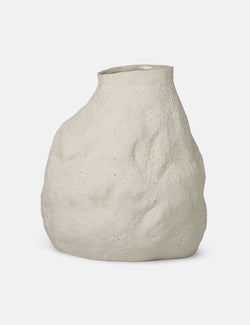 Ferm Living Vulca Vase (groß) - Naturweißer Stein