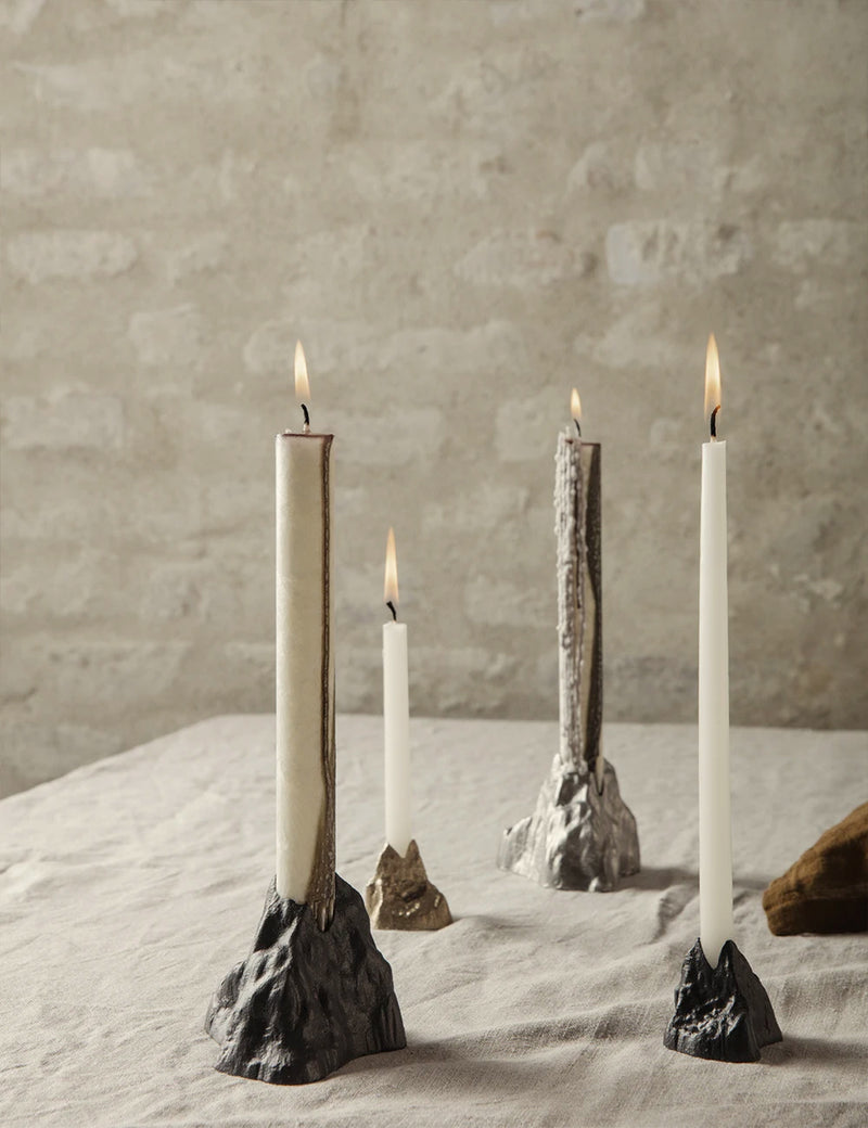 Ferm Living Stone Kerzenhalter (groß) - Schwarzes Aluminium