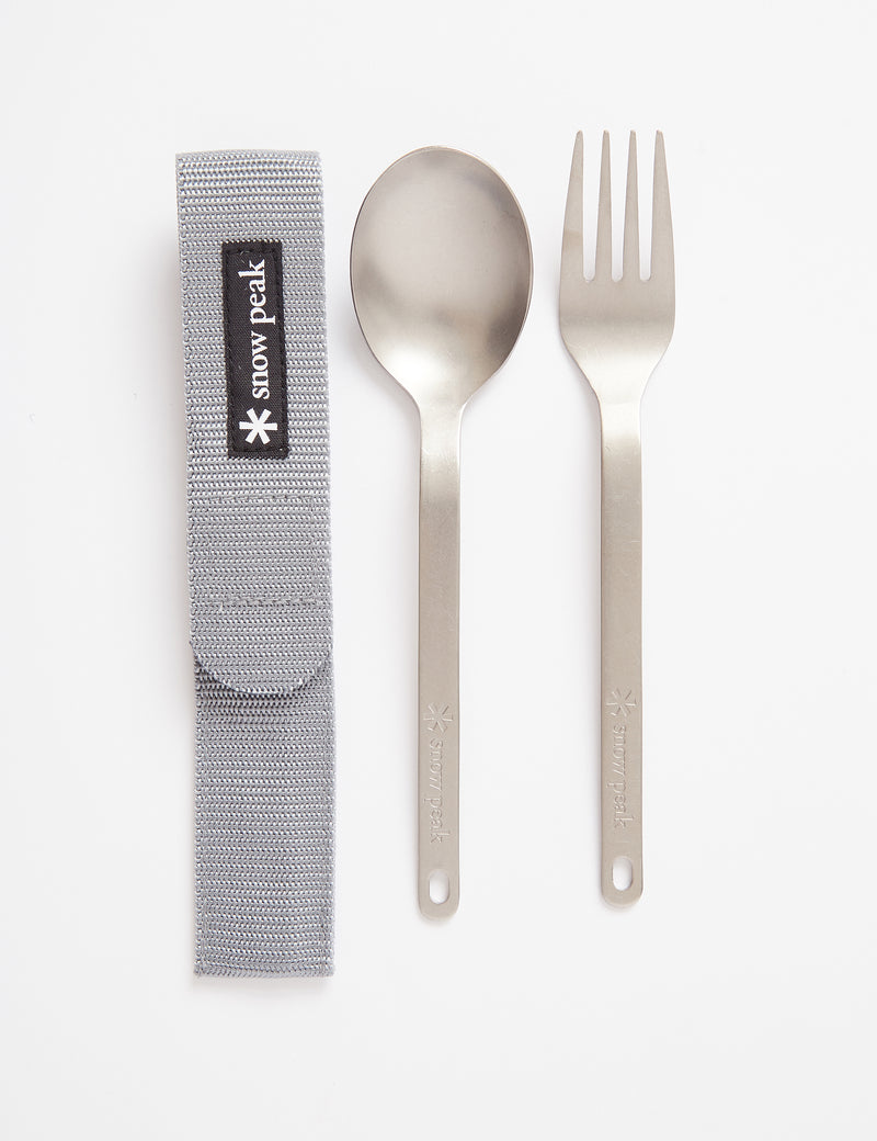 Snow Peak Titanium Fork and Spoon Set Grey Article.