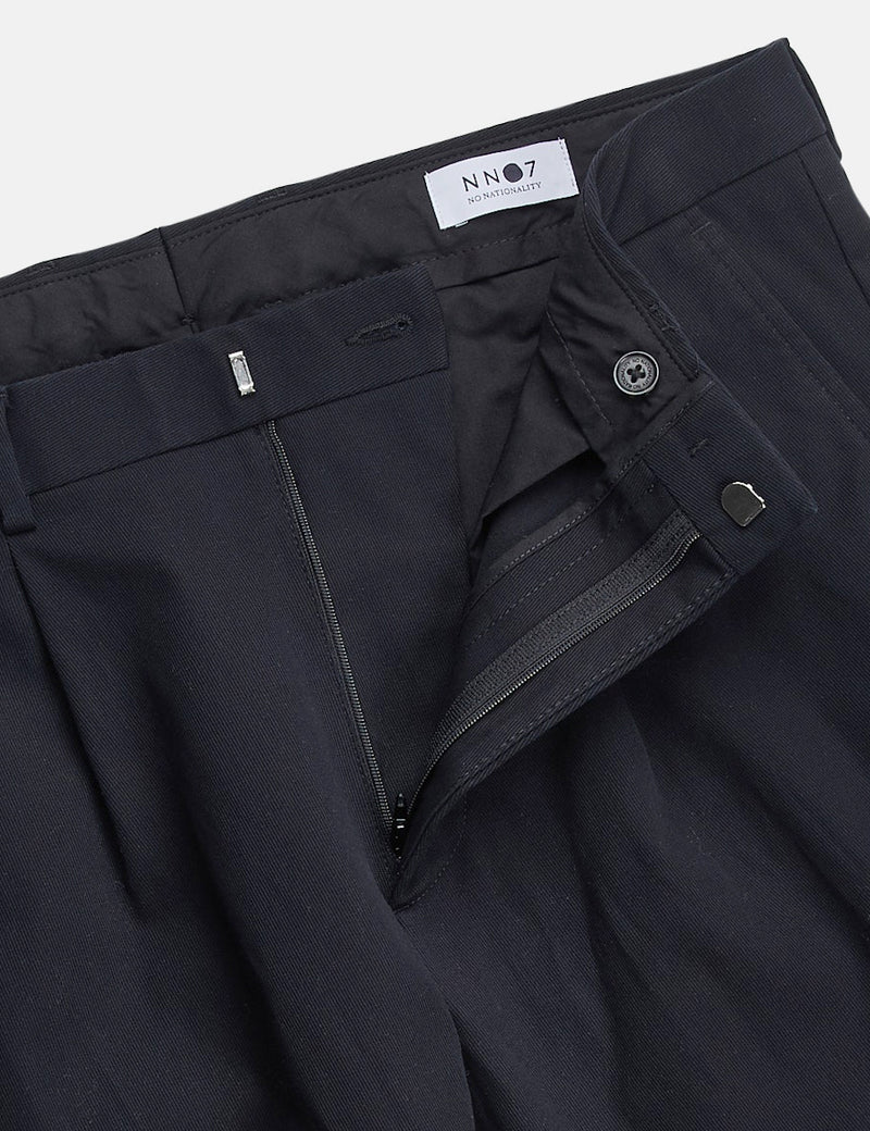NN07 Bill Cotton Trousers (Cropped, Relaxed) - Navy Blue