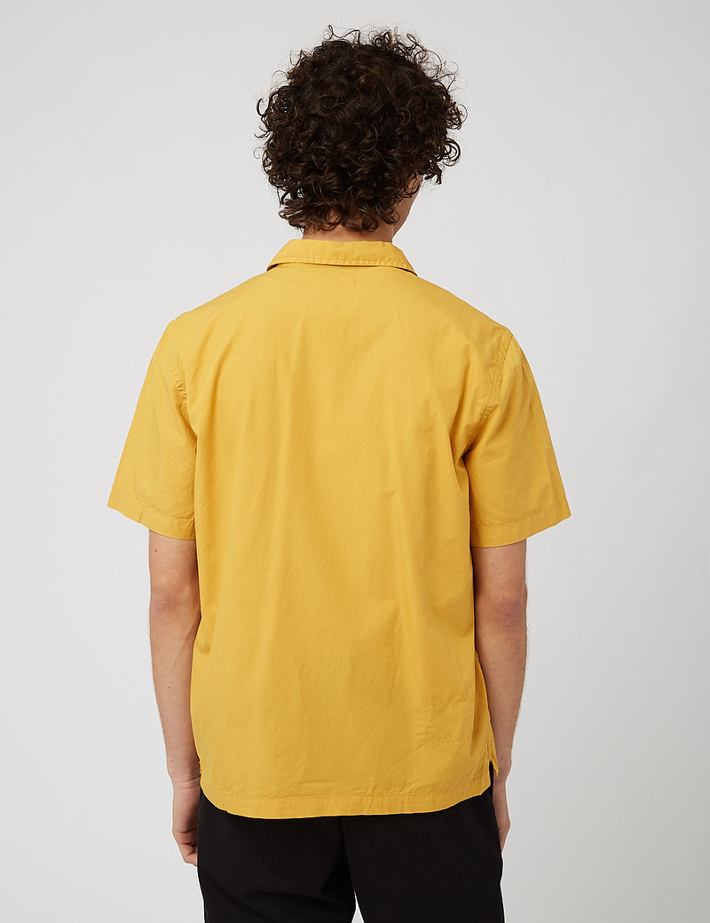 Universal Worksロードシャツ（オーガニックポプリン）-ゴールド