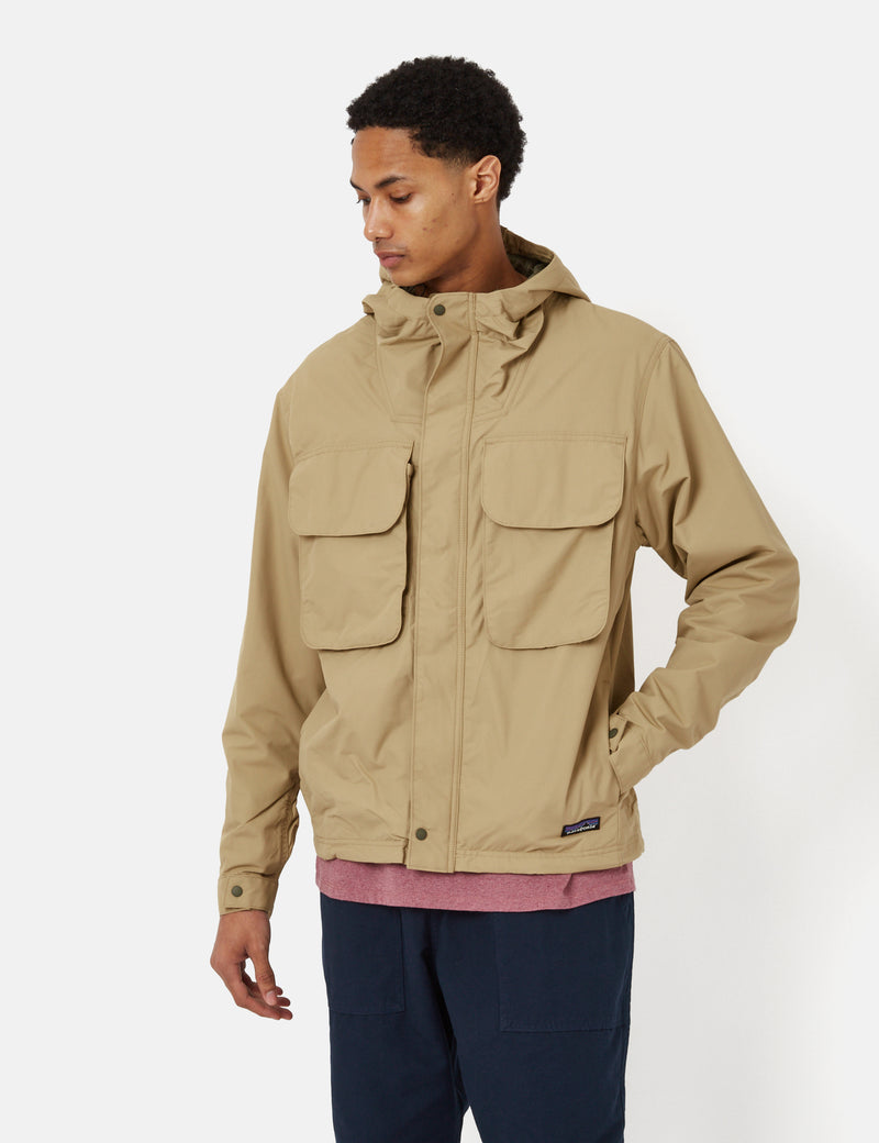 Patagonia Isthmus Utility Jacket - Classic Tan I Article.