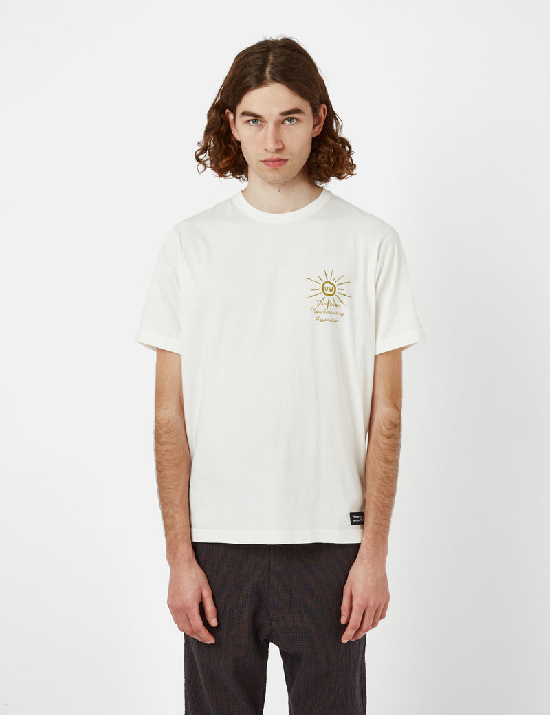 Flower Mountain x Universal Works T-Shirt Imprimé - Écru