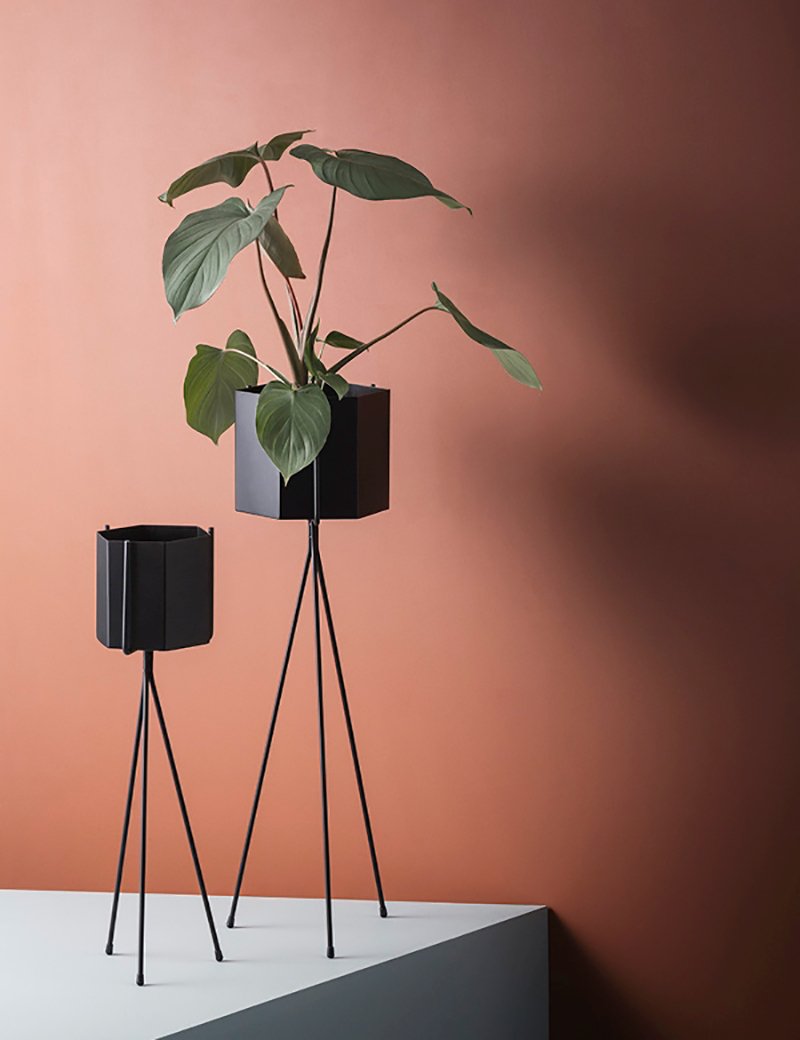 Ferm Living Plant Stand (Low-Medium) - Black