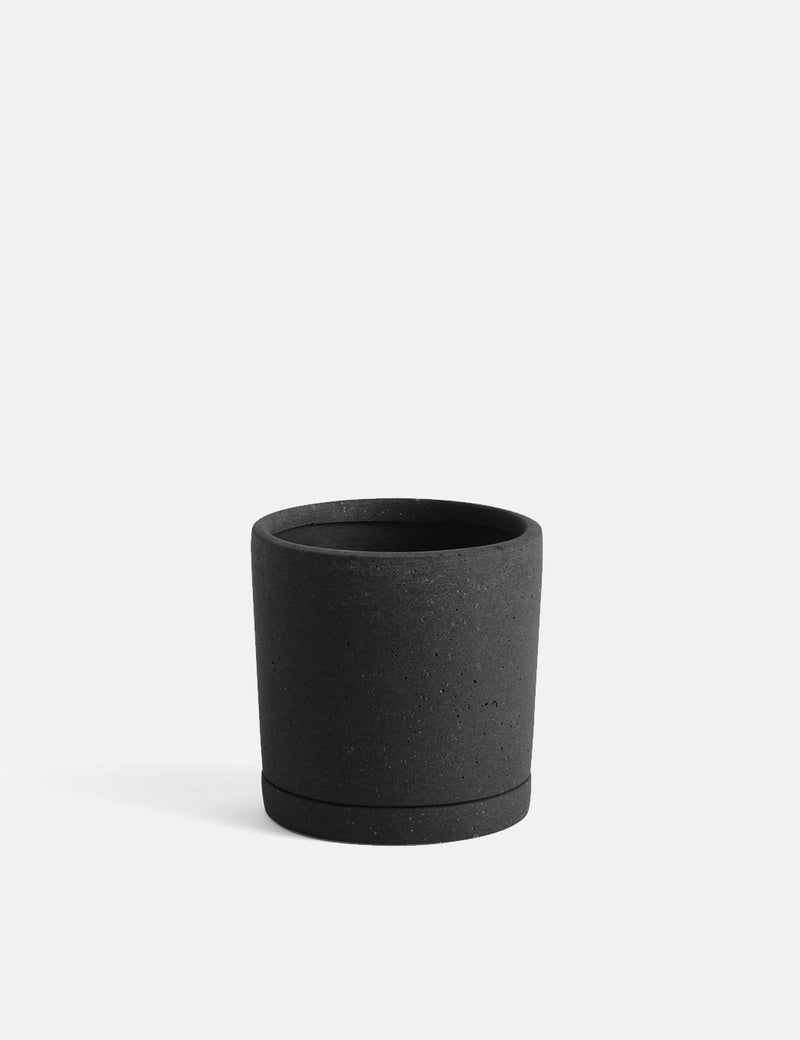 Hay Plant Pot with Saucer (Medium) - Black