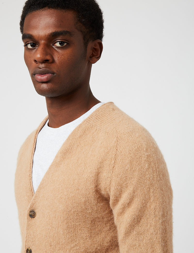 Bhode Lambswool Cardigan (Made in Scotland) - Cashew Brown