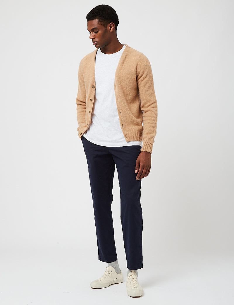 Bhode Lambswool Cardigan (Made in Scotland) - Cashew Brown