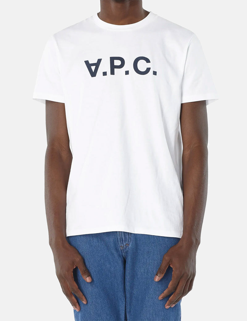 T-Shirt Logo APC VPC - Blanc/Bleu Marine