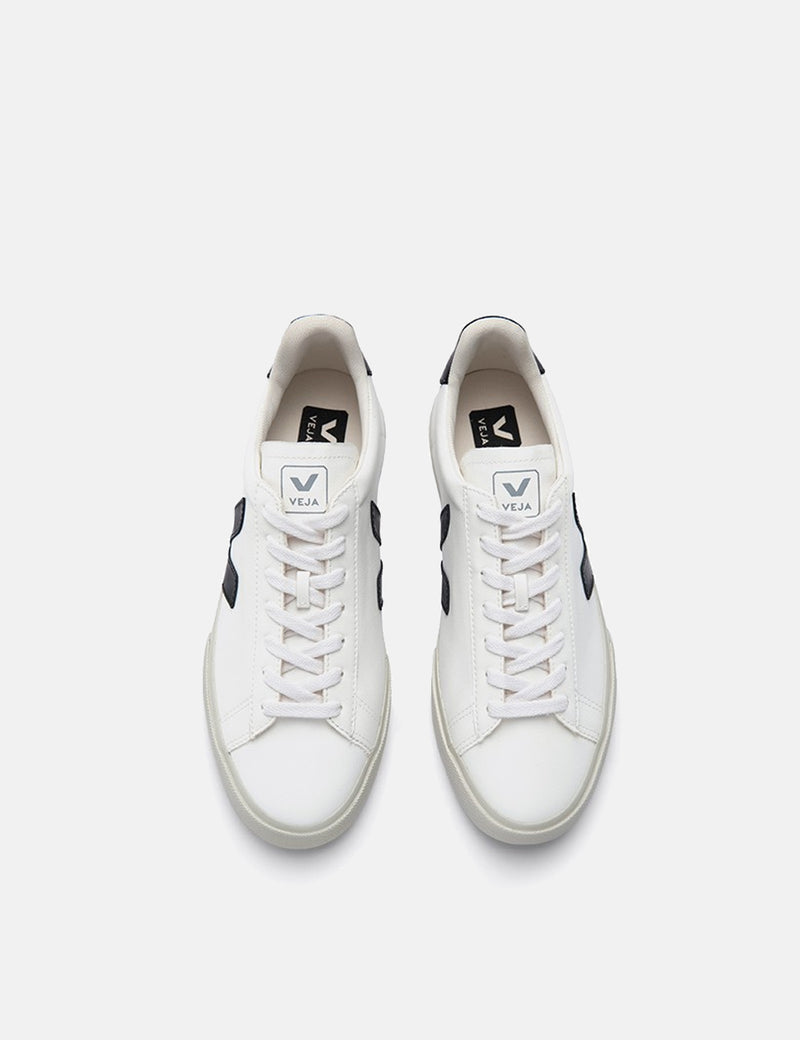Veja Campo Trainers (Chrome Free Leather) - White/Black