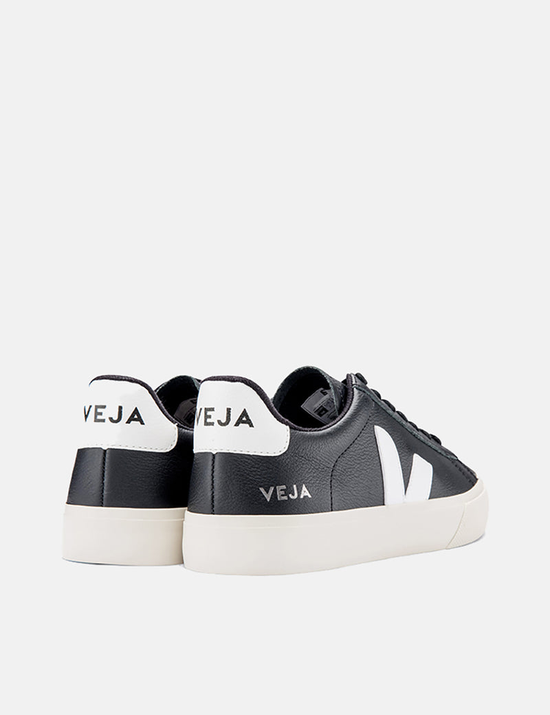 Veja Campo Trainers (Chrome Free Leather) - Black/White