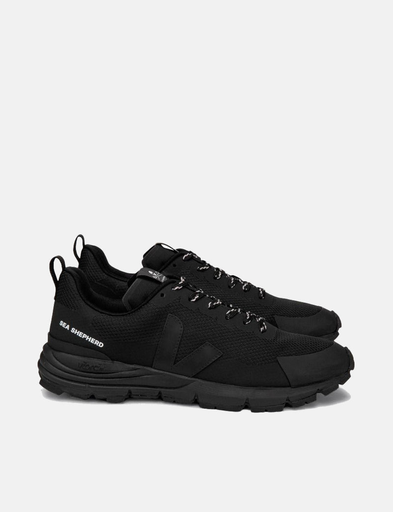 Veja Dekkan Trainers (Alveomesh) - Sea Shepherd Black