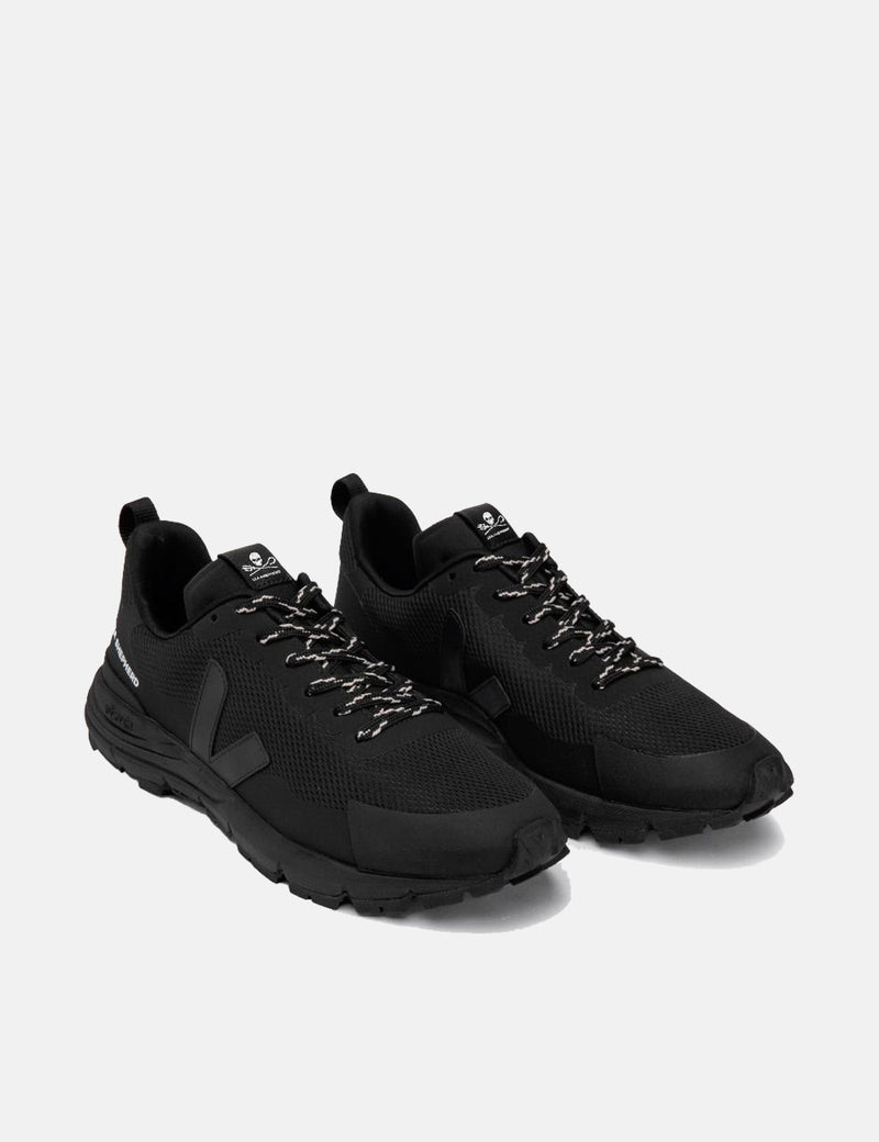 Veja Dekkan Trainers (Alveomesh) - Sea Shepherd Black