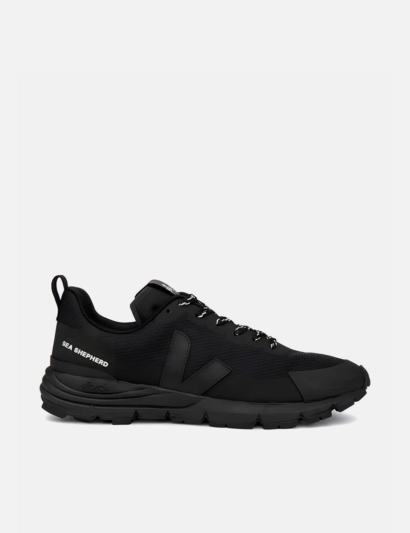 Veja Dekkan Trainers (Alveomesh) - Sea Shepherd Black