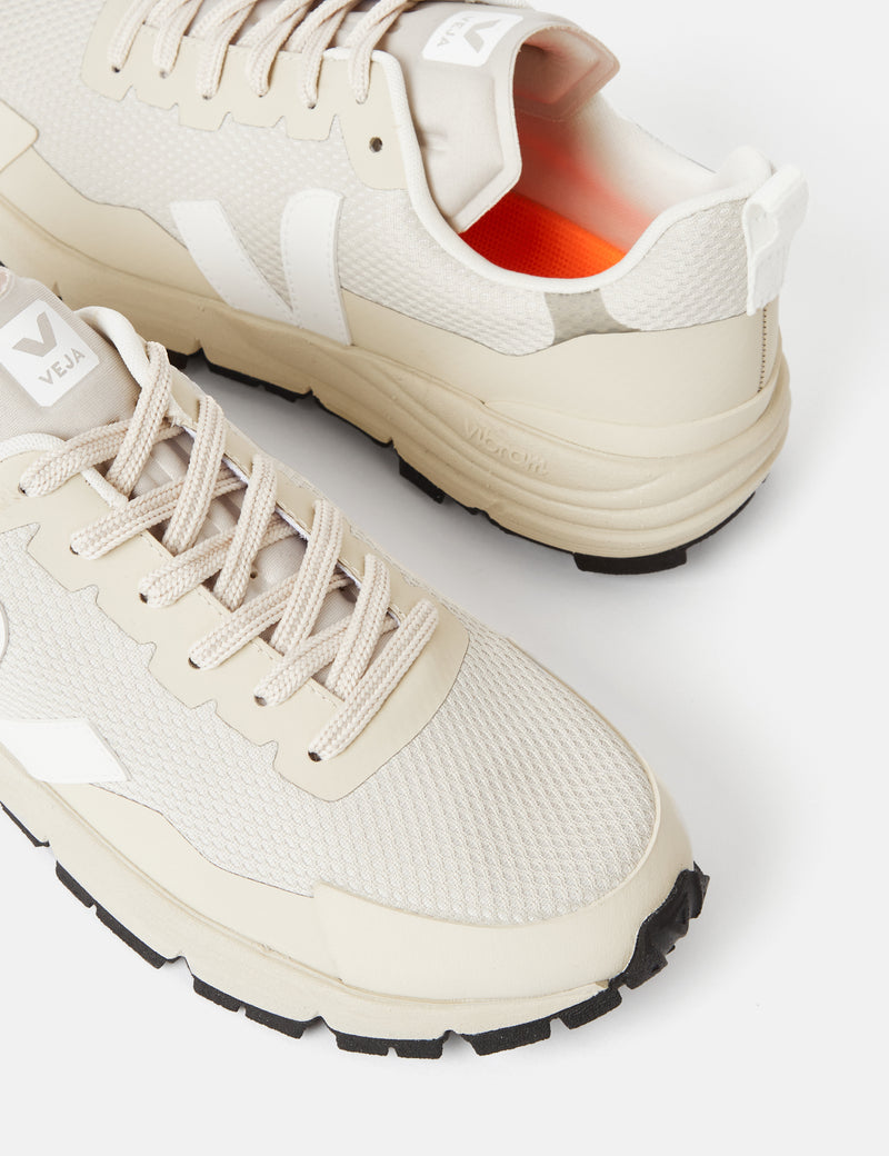 Chaussures de sport Veja Dekkan Alveomesh pour femmes - Blanc naturel