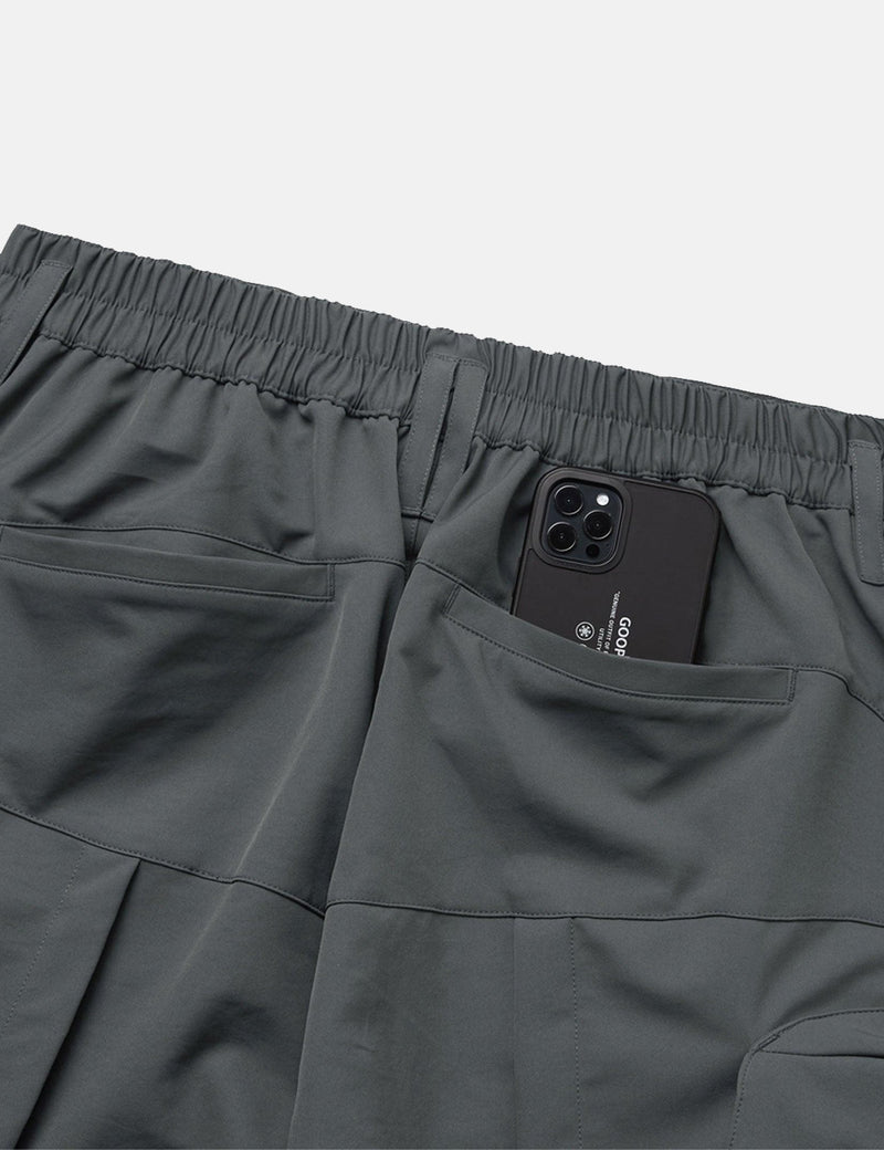 GOOPiMADE “DP-4” Multi-Pocket Utility Shorts - D-Buschgrün