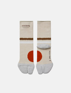 GOOPiMADE XMS-03 Geometric Tabi Socks - Apricot