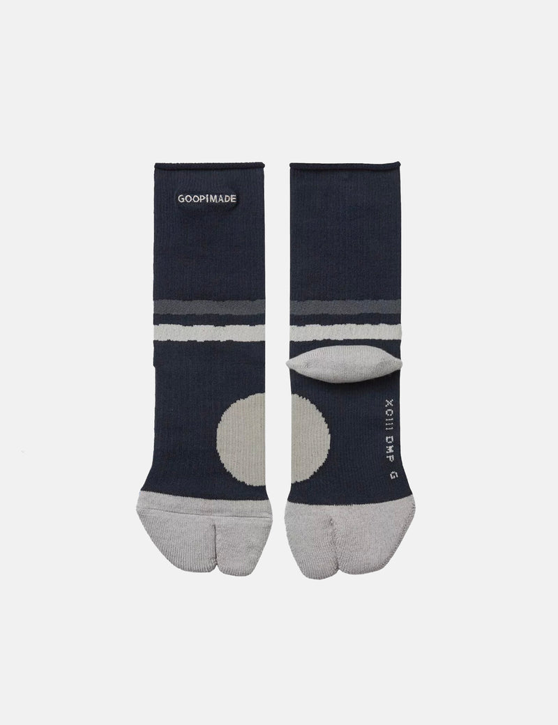 GOOPiMADE XMS-03 Geometric Tabi Socks - Navy Blue