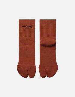 GOOPiMADE Logo Tabi Socks - Maple Red