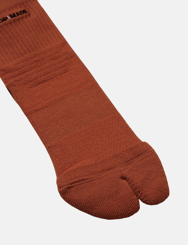 GOOPiMADE Logo Tabi Socks - Maple Red