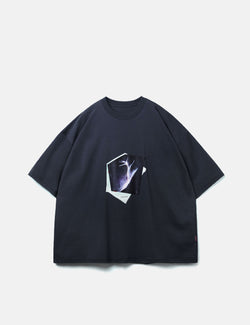 GOOPiMADE Nes-03 "Gewicht" Graphic T-Shirt - Midnight Navy