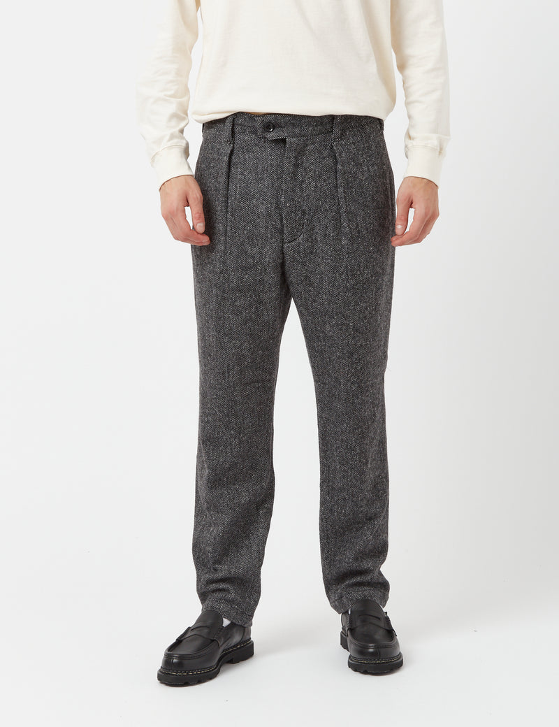 Engineered Garments Pantalon en laine à chevrons Carlyle (effilé) - Gris
