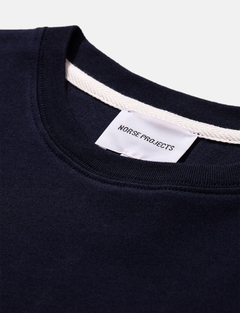 Norse Projects Niels Norse ProjectsロゴTシャツ-ダークネイビーブルー