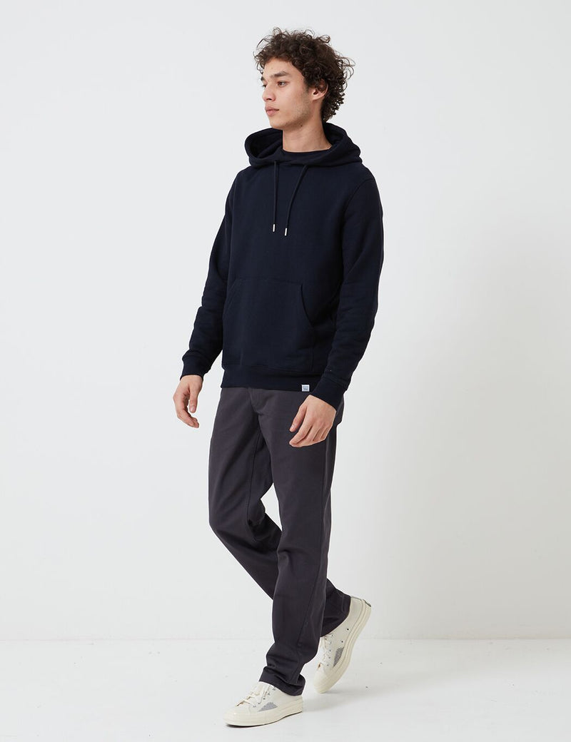Norse Projects Vagn Classic Hoodie（445gsmコットン）-ネイビーブルー