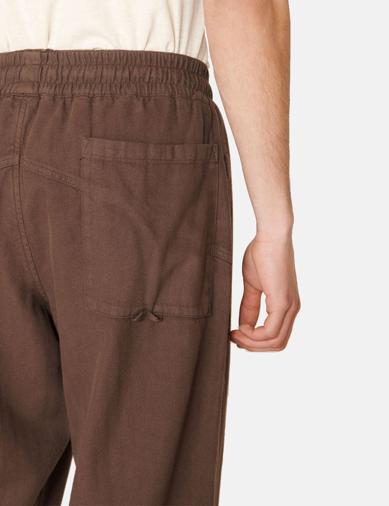 Pantalon de skate YMC Alva (teint en tissu) - Marron