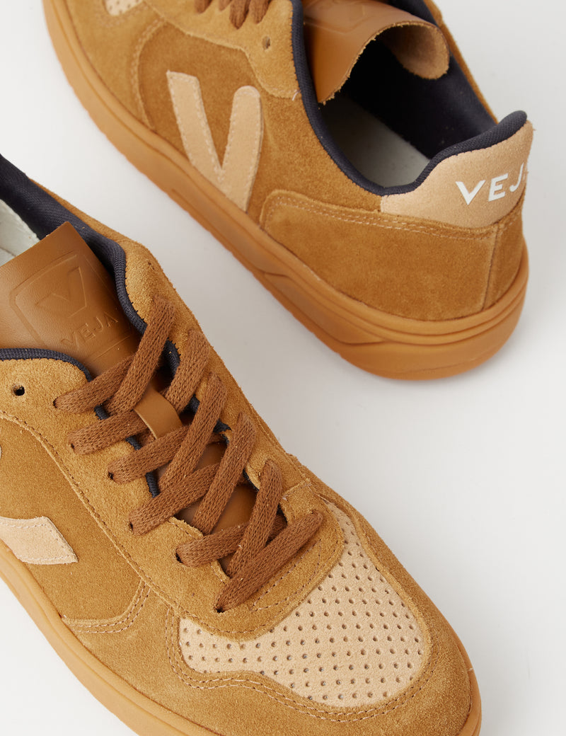 Women's Veja V-10 Suede Trainers - Camel/Desert
